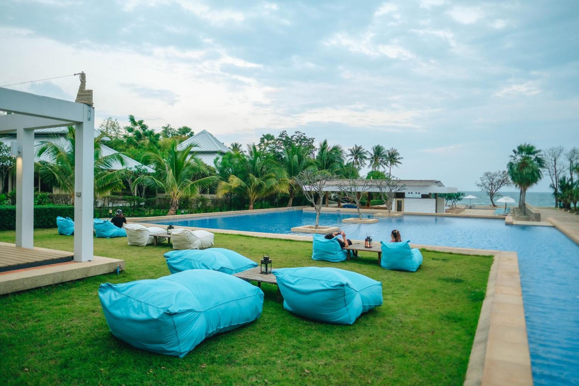 Sirarun Resort Ban Krut  Exterior photo